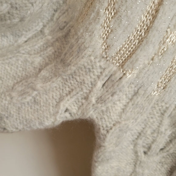 WHBM White House Black Market Knit Sweater Pullover Off White Fuzzy XS - Picture 3 of 11